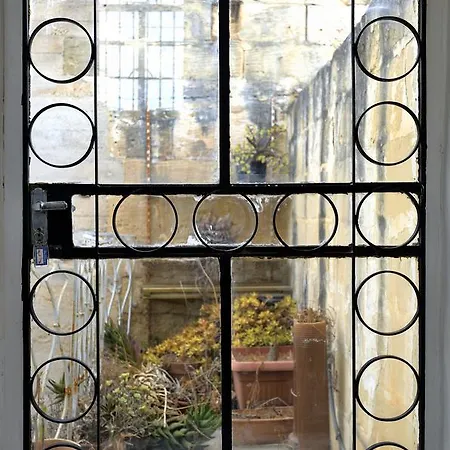 Case de vacanță Townhouse In The Three Cities *